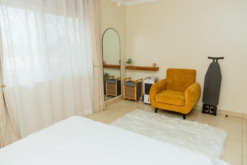 Modern Cozy 2 Bedroom Retreat with Private Balcony - image 10