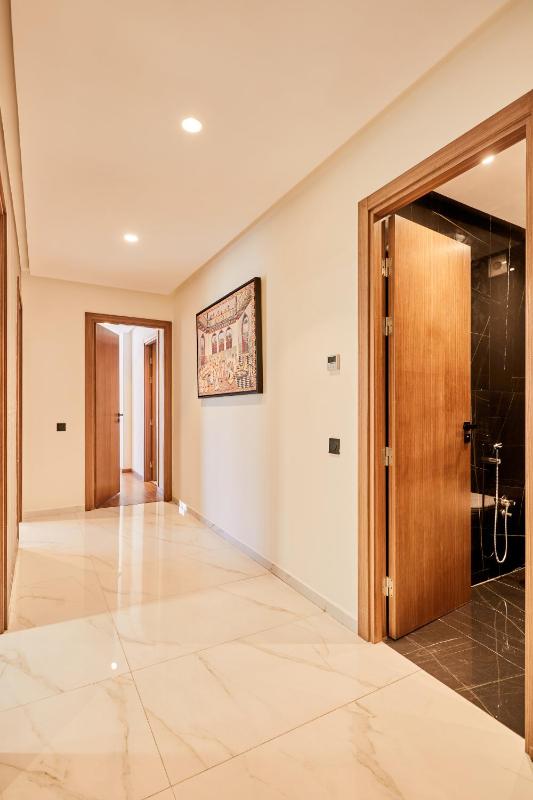 Your Casablanca Home Modern 2 Bed with Free Parking - image 3