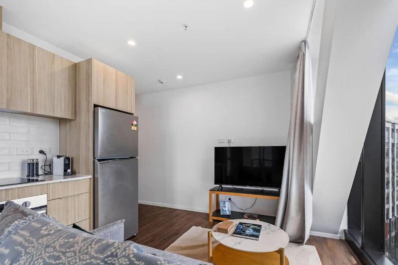 Modern High Rise Parking Zodiak Stays - image 8