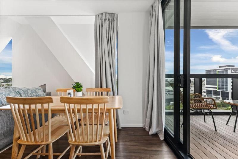 Modern High Rise Parking Zodiak Stays - image 15