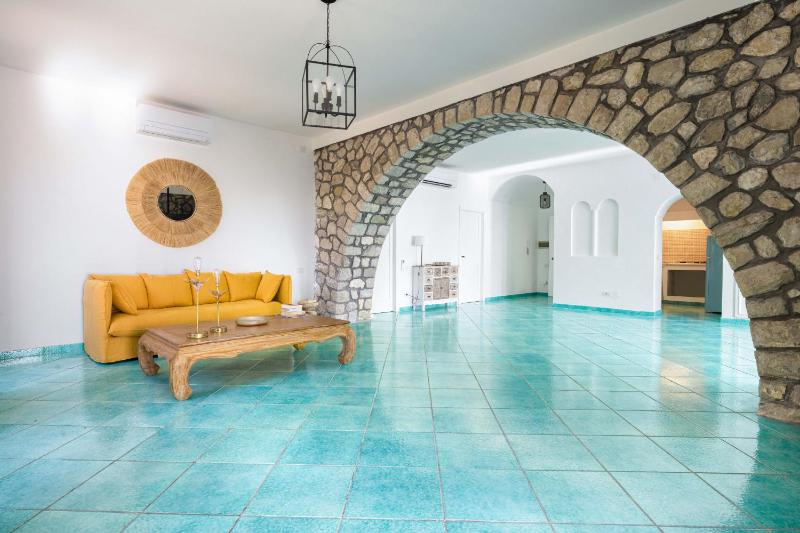 AMORE RENTALS - Villa La Torre - image 7