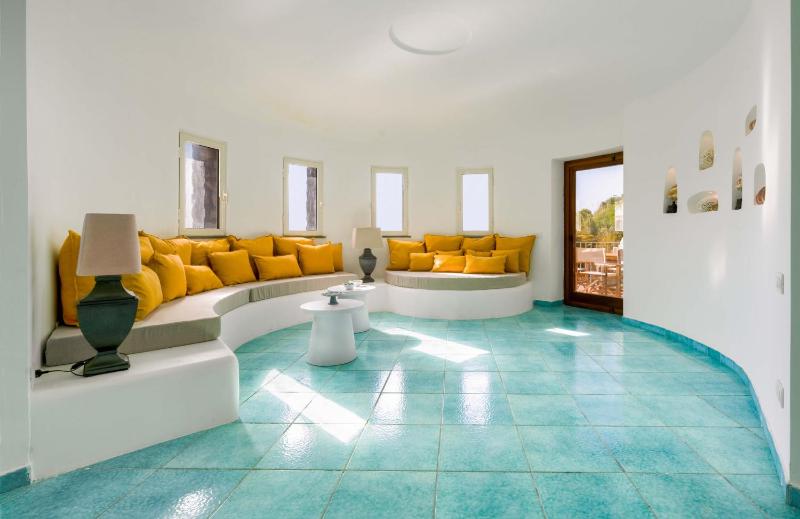 AMORE RENTALS - Villa La Torre - image 17