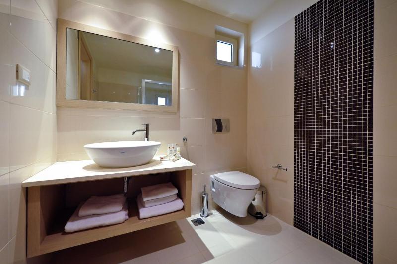 Belvedere Hotel - image 41