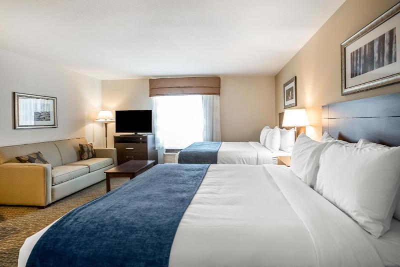 Queen Suite with Two Queen Beds image 3