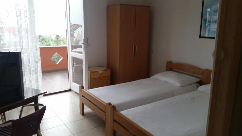 Apartment Novalja 13200b - image 11
