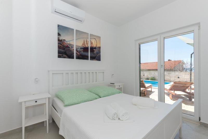 Family friendly house with a swimming pool Makarska - 25219 - image 2