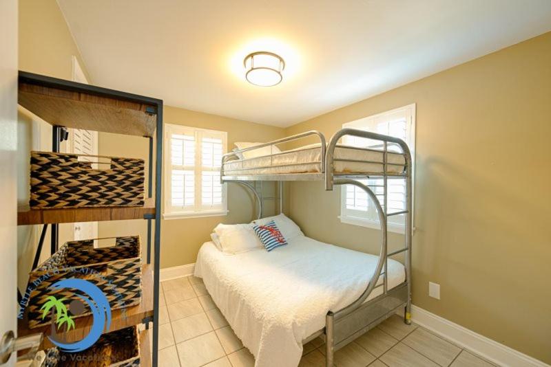 Windy Hill Villa 3 - Beach Charm - image 17