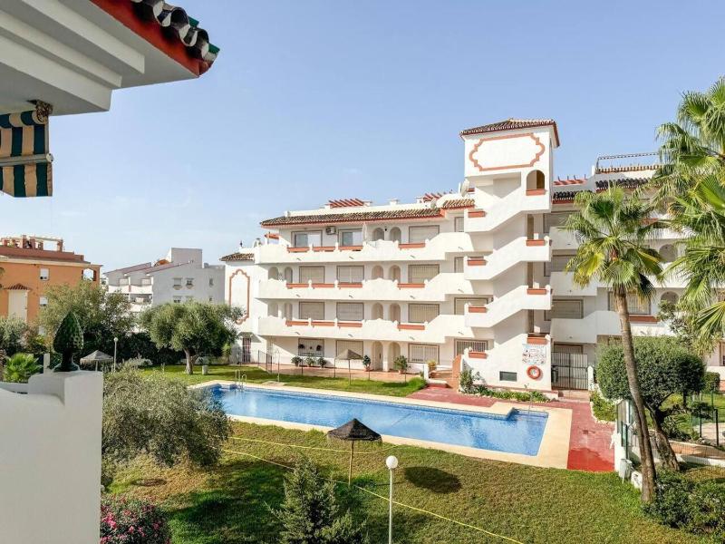Torremolinos: Quiet 1bedroom with pool & sea views - image 23