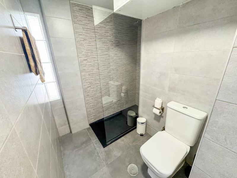 Torremolinos: Quiet 1bedroom with pool & sea views - image 9
