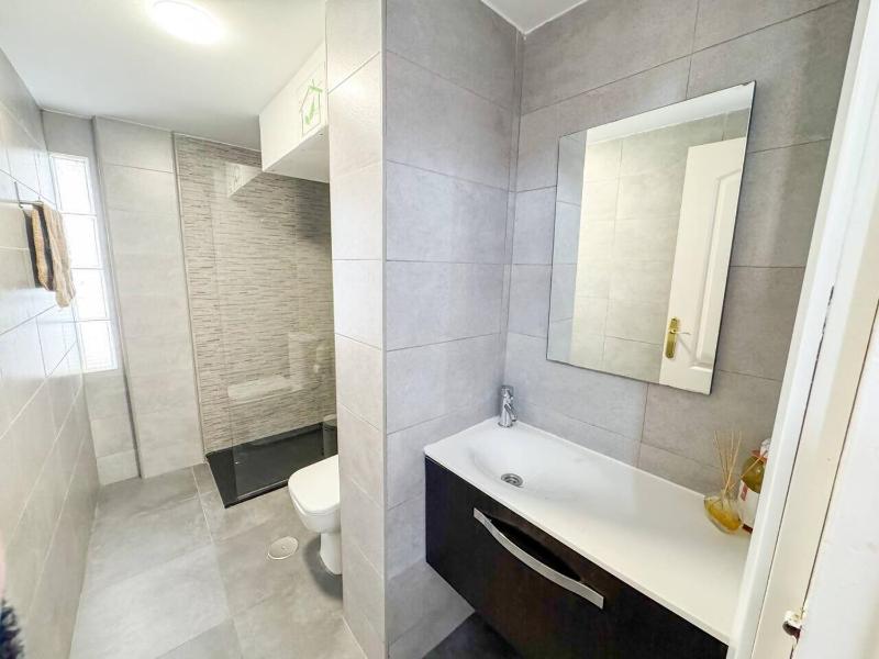 Torremolinos: Quiet 1bedroom with pool & sea views - image 4