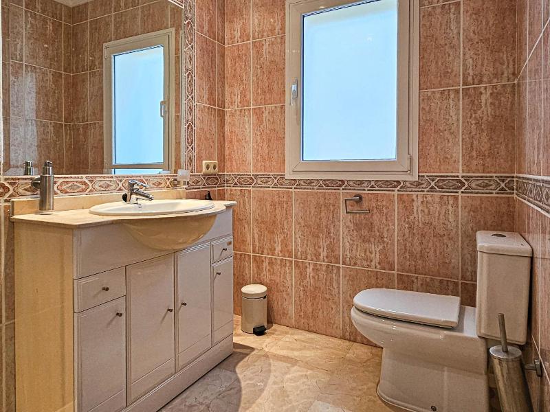 3 Bedroom Villa with Sea Views and Private Pool - image 11