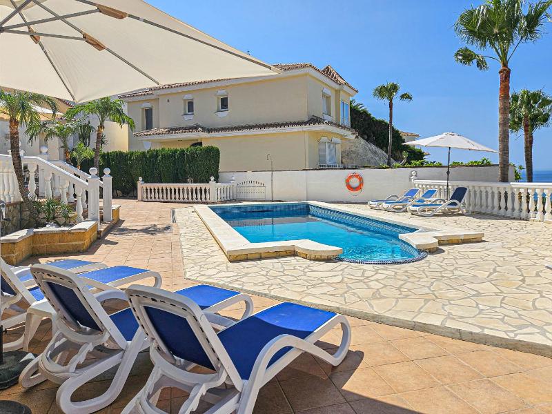 3 Bedroom Villa with Sea Views and Private Pool - image 16