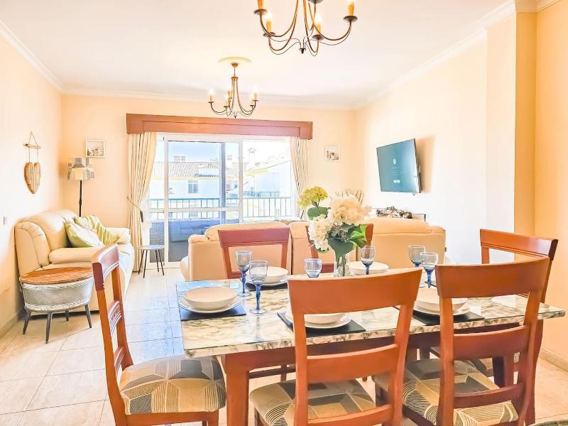 3 bed penthouse apt La Cala close to beach - image 10