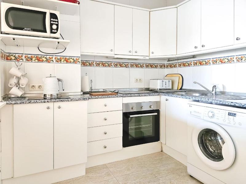 3 bed penthouse apt La Cala close to beach - image 19