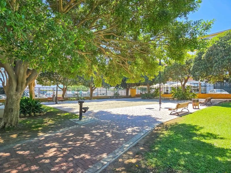 3 bed penthouse apt La Cala close to beach - image 25
