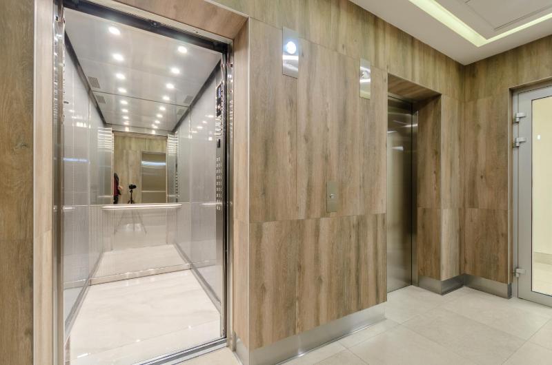 4-467 Central Park John McCain 7 Kyiv centre stunning city view 15 kW backup power Petrovdom Apartment - image 7