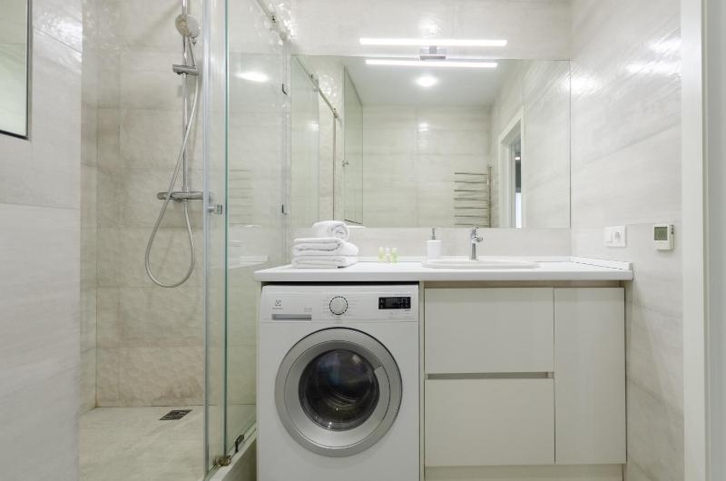 4-467 Central Park John McCain 7 Kyiv centre stunning city view 15 kW backup power Petrovdom Apartment - image 14