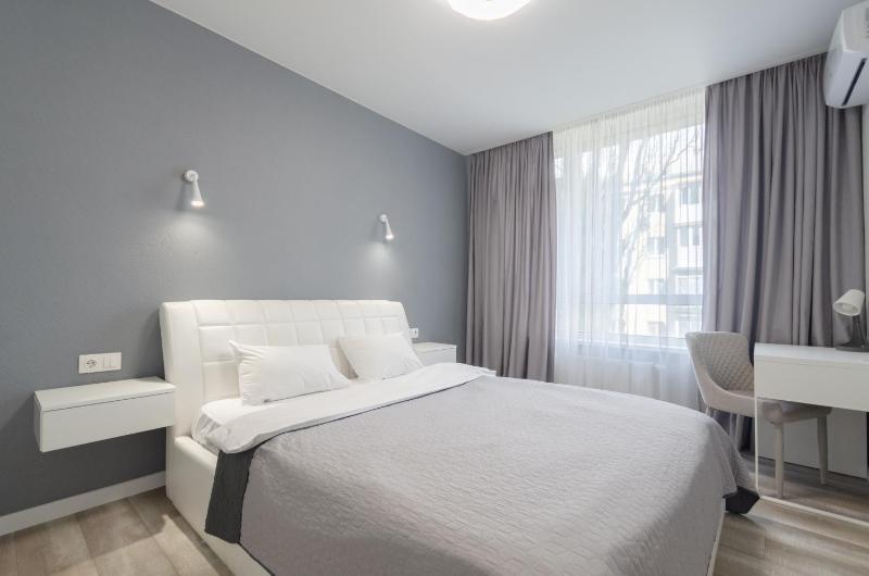 4-467 Central Park John McCain 7 Kyiv centre stunning city view 15 kW backup power Petrovdom Apartment - image 15