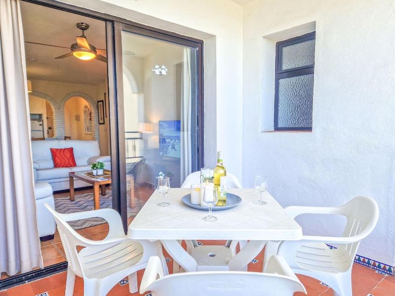 3 bedroom apt in Riviera short walk to beach - image 4