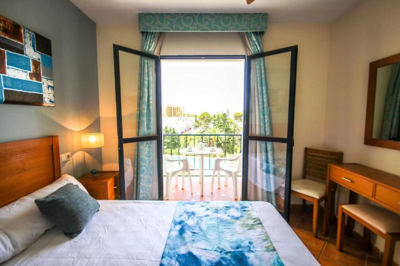 3 bedroom apt in Riviera short walk to beach - image 9