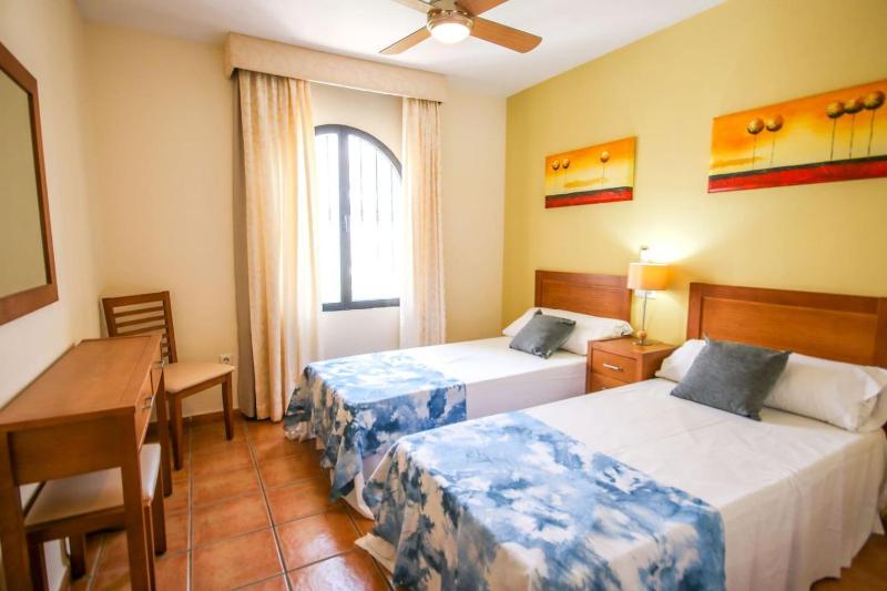 3 bedroom apt in Riviera short walk to beach - image 24