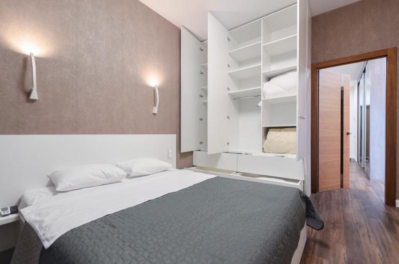 ВВВ!15-84 Central Park John McCain 7 Kyiv centre panoramic city view 15 kW backup power Petrovdom Apartment - image 9