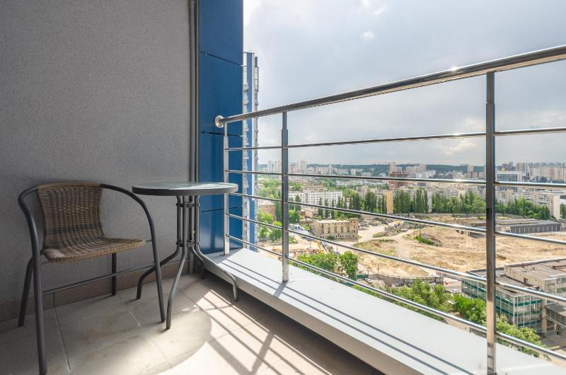ВВВ!15-84 Central Park John McCain 7 Kyiv centre panoramic city view 15 kW backup power Petrovdom Apartment - image 12