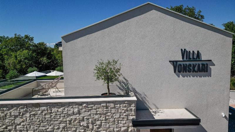 Deluxe Villa Vonskari with Heated Pool and Complete Privacy - image 10