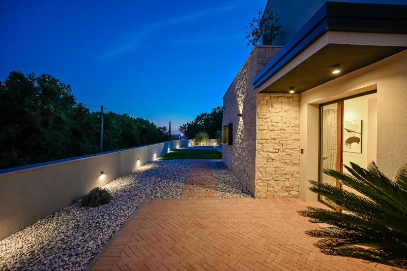 Deluxe Villa Vonskari with Heated Pool and Complete Privacy - image 44