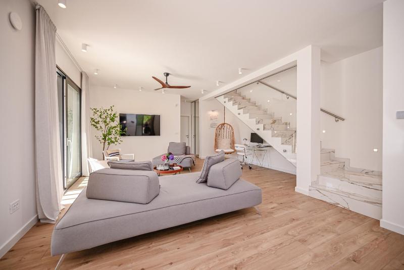 Deluxe Villa Vonskari with Heated Pool and Complete Privacy - image 30