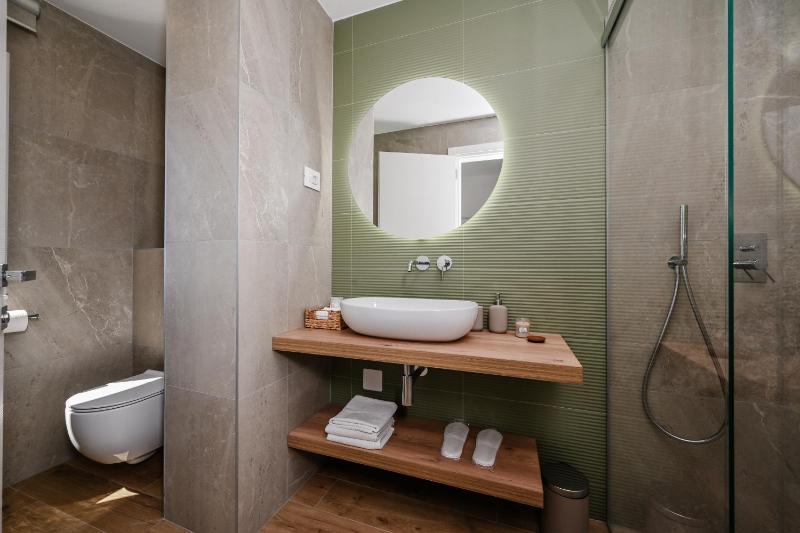 Deluxe Villa Vonskari with Heated Pool and Complete Privacy - image 32