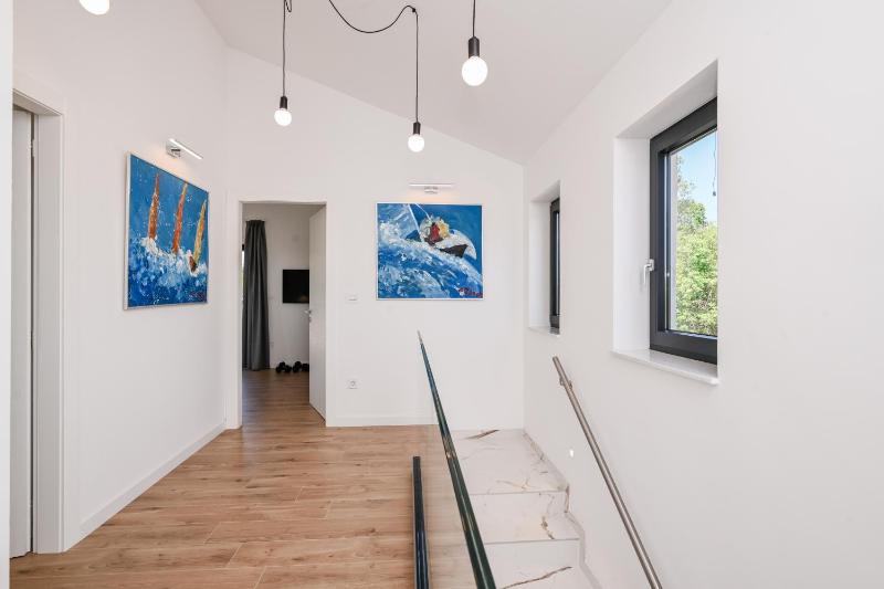 Deluxe Villa Vonskari with Heated Pool and Complete Privacy - image 12