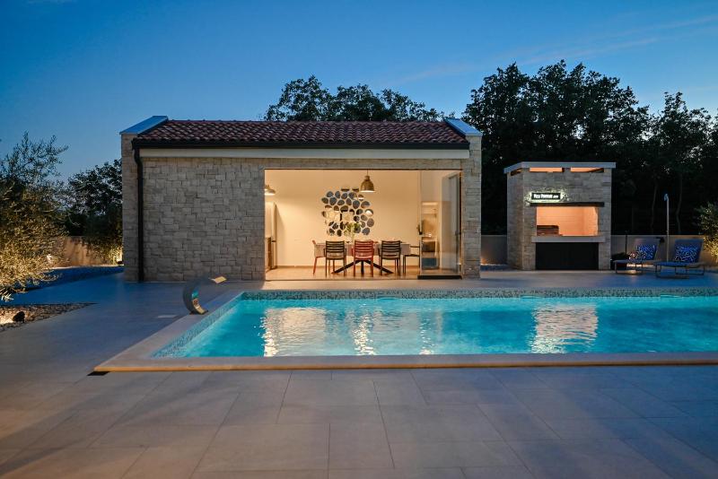 Deluxe Villa Vonskari with Heated Pool and Complete Privacy - image 46