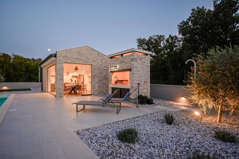 Deluxe Villa Vonskari with Heated Pool and Complete Privacy - image 25