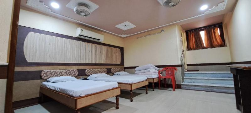 Hotel Shri Shanti Niwas - image 9
