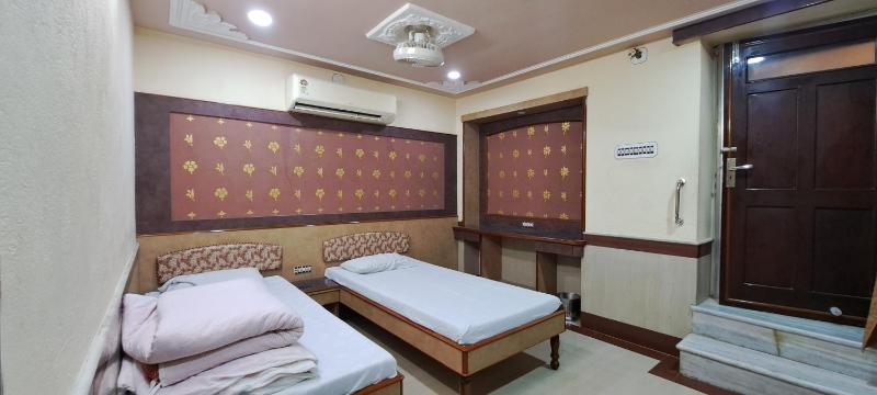 Hotel Shri Shanti Niwas - image 5