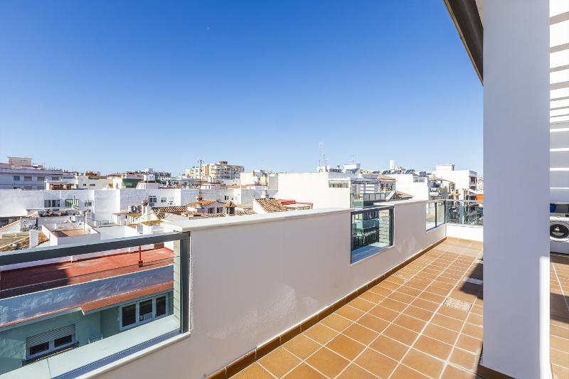 A&N Sunlit Penthouse Steps from the Beach Torre del Mar - image 44