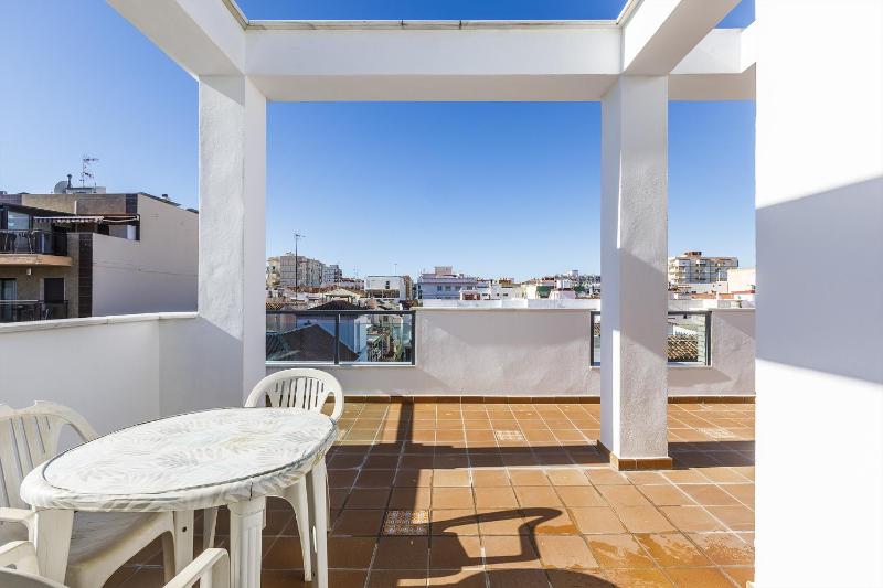 A&N Sunlit Penthouse Steps from the Beach Torre del Mar - image 17