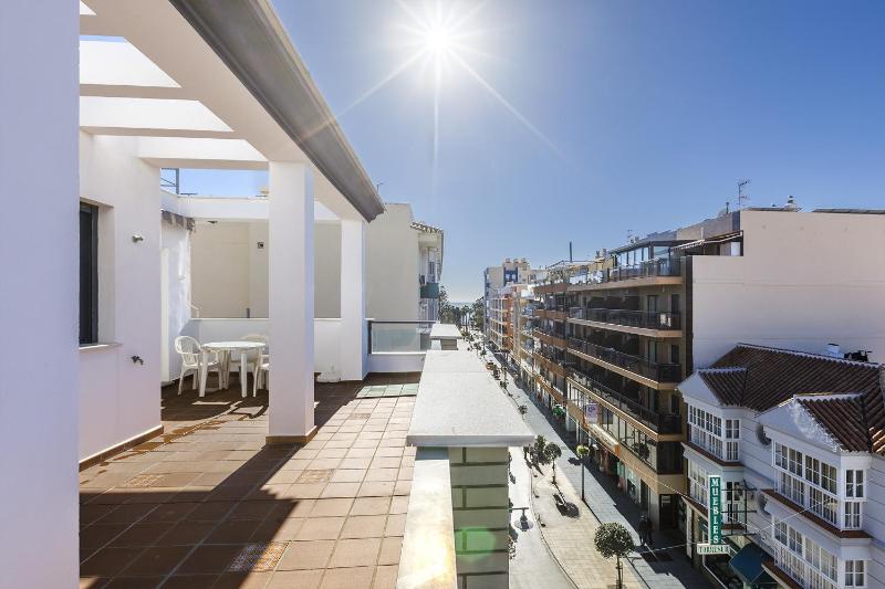 A&N Sunlit Penthouse Steps from the Beach Torre del Mar - image 5
