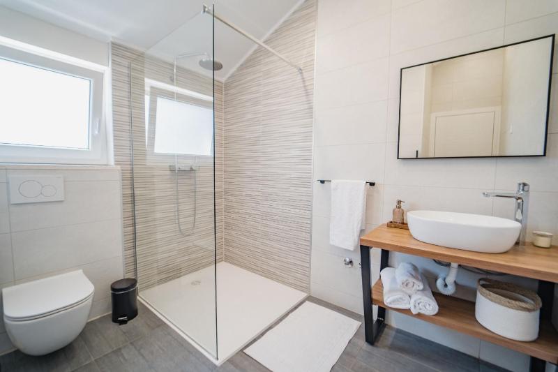 Villa Miracle - image 10