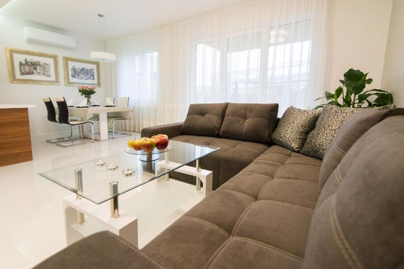 Apartment with Terrace image 4