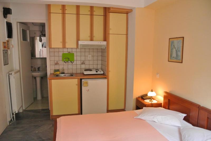 Studio with Garden View (2 Adults) image 2