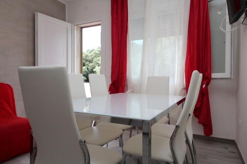 Rosolina apartment with parking - image 6