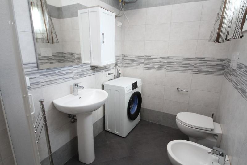 Rosolina apartment with parking - image 19