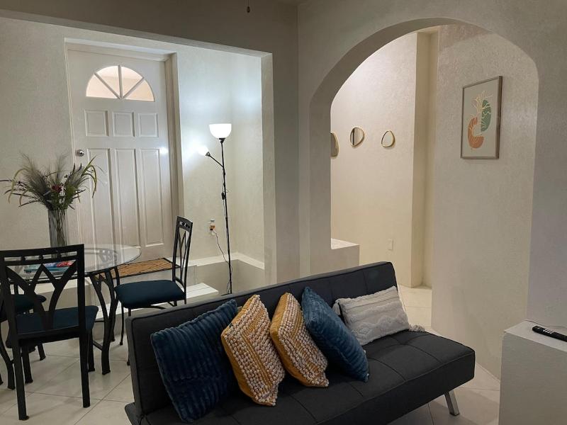 Cozy holiday flat near Crystal Cove beach - image 1