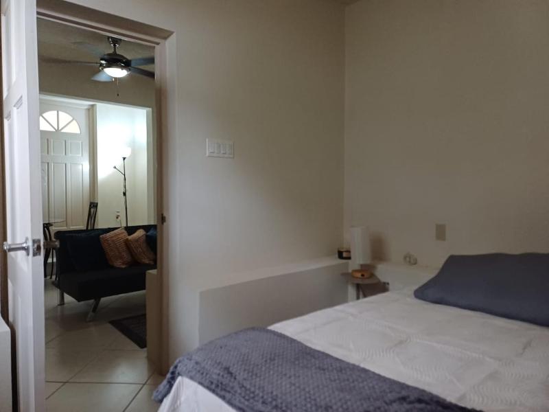 Cozy holiday flat near Crystal Cove beach - image 2