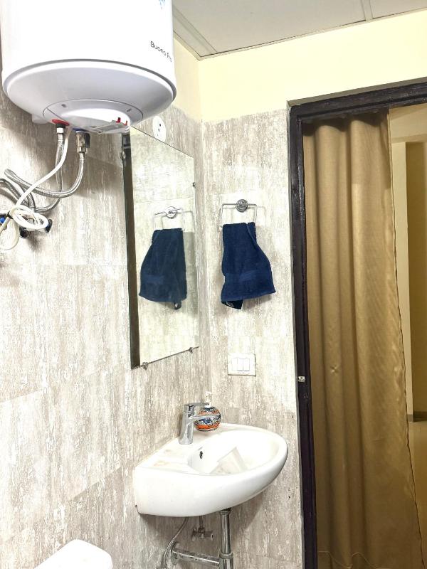 3 bhk luxury 4 AC flat in Vaishali 4 balconies - image 38