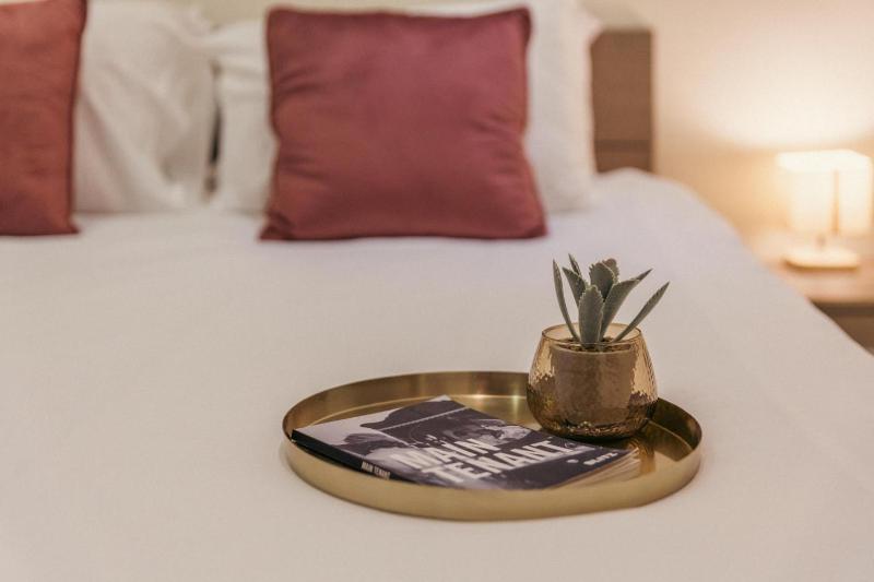 Seaside Luxe Spinola Bay Apartment by Buena Vista - image 8