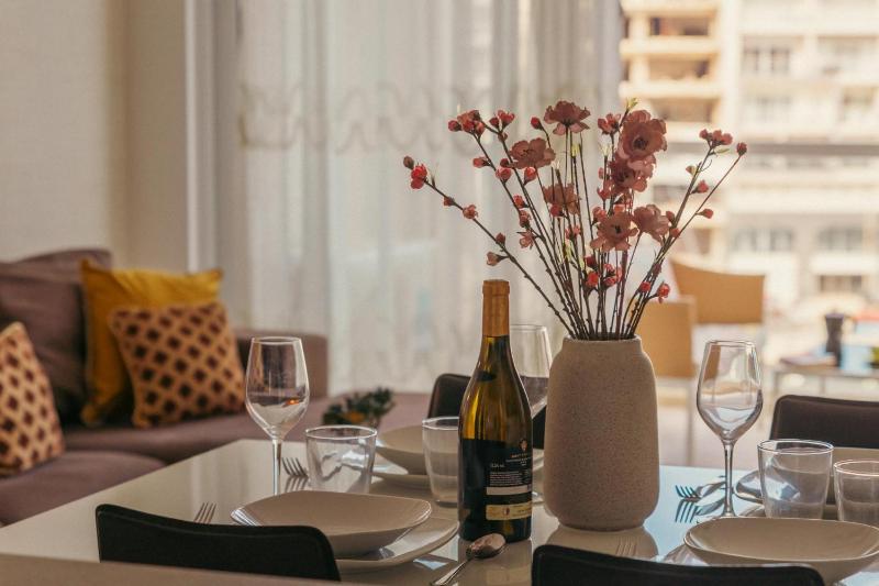 Seaside Luxe Spinola Bay Apartment by Buena Vista - image 2
