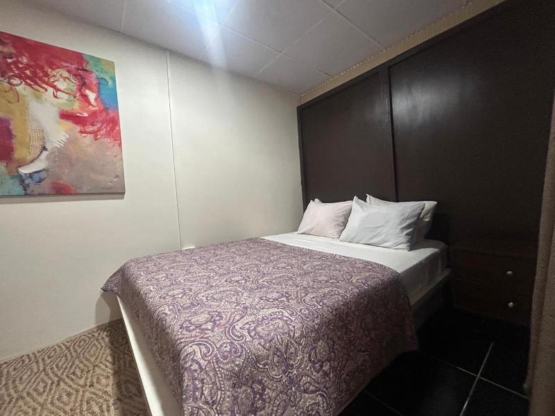 Enchanting and walkable Uptown POS city studio 2 bedrooms - image 14